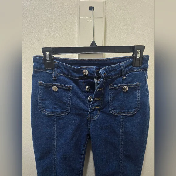 Vintage-Style Dark Wash Flare Jeans - Picture 4 of 12